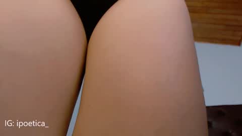 Snapshot of poeeticaa_ chatting on December 21, 11:45 pm IG ipoetica online show from December 21, 11:45 pm