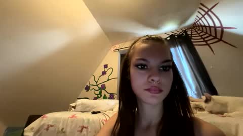 Snapshot of poisxnbubblxs chatting on November 24, 4:51 pm Poisxn online show from November 24, 4:51 pm