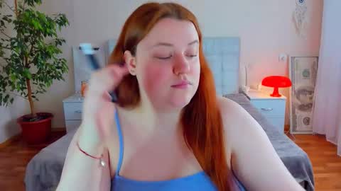 Snapshot of polinasallivan chatting on March 6, 12:12 pm Polina online show from March 6, 12:12 pm
