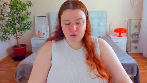 Snapshot of polinasallivan chatting on March 12, 10:54 am Polina online show from March 12, 10:54 am