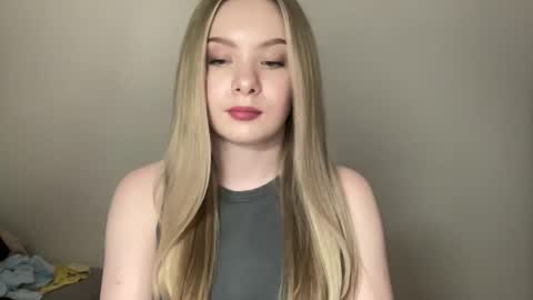 polishangel222 online show from May 6, 6:24 pm
