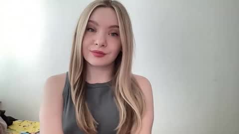 polishangel222 online show from May 11, 10:32 am