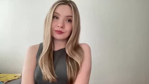 polishangel222 online show from May 13, 1:30 pm