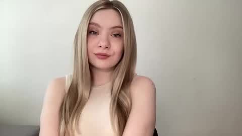polishangel222 online show from May 22, 11:49 am