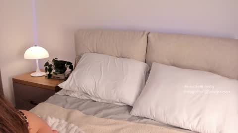 Polly online show from January 24, 6:25 pm