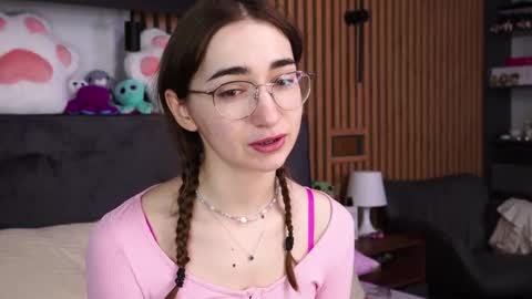 Polly online show from February 10, 7:45 am