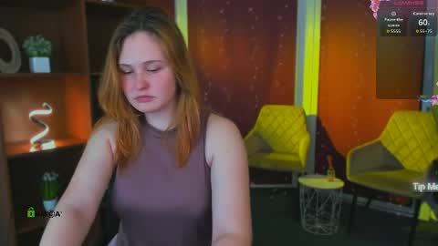 Snapshot of polly_cute1 chatting on April 30, 7:31 pm polly_cute1 online show from April 30, 7:31 pm
