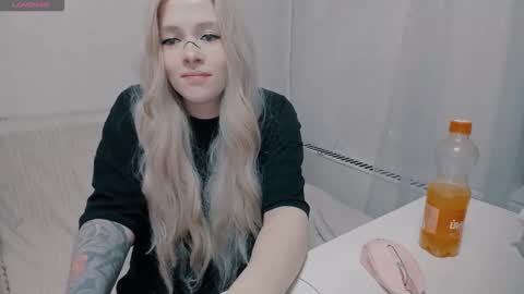 Snapshot of polly_wow chatting on October 8, 6:38 pm Polly online show from October 8, 6:38 pm