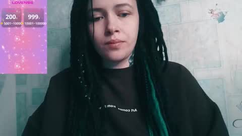 Snapshot of polly_wow chatting on December 17, 9:21 pm Polly online show from December 17, 9:21 pm