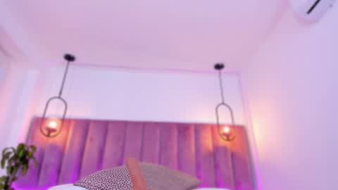 POLLY online show from April 8, 10:15 am