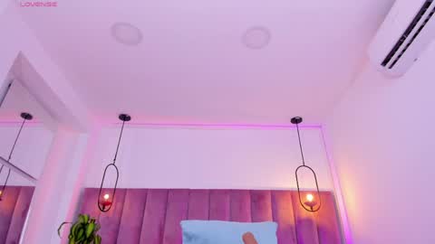 Snapshot of pollybabe_ chatting on June 1, 11:01 am POLLY online show from June 1, 11:01 am
