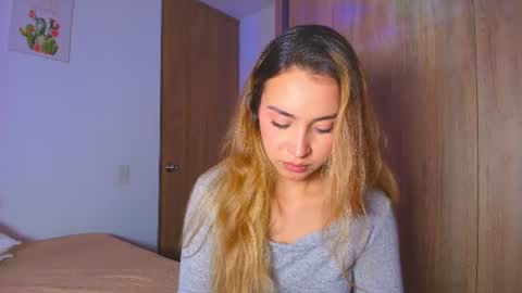 Snapshot of pollygrey_ chatting on June 21, 4:26 am Carolina online show from June 21, 4:26 am