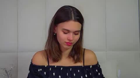 Polly online show from February 22, 7:01 pm