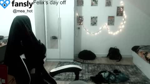 aleks ness online show from October 2, 7:43 pm