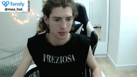 aleks ness online show from October 8, 6:05 pm