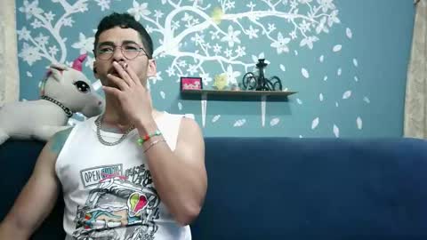 Snapshot of ponzothc chatting on November 22, 10:20 pm ponzothc online show from November 22, 10:20 pm