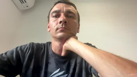 Snapshot of pooli1 chatting on August 6, 9:00 am pooli1 online show from August 6, 9:00 am