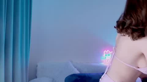 Snapshot of poompoompeach_ chatting on June 25, 6:51 am Alice online show from June 25, 6:51 am