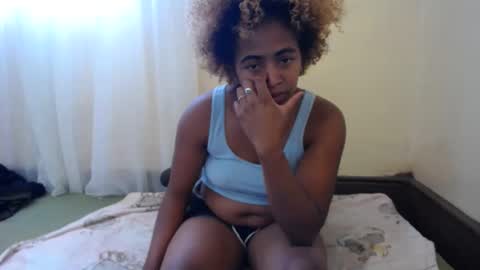 Snapshot of popetykely00 chatting on December 17, 6:45 am popetykely00 online show from December 17, 6:45 am