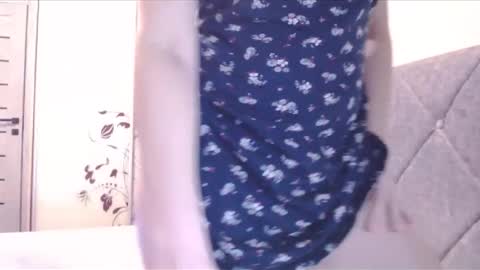 Snapshot of popkornmolli chatting on March 17, 9:34 am popkornmolli online show from March 17, 9:34 am