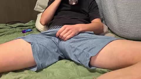 Snapshot of poppunk4life chatting on February 18, 7:21 pm Kyle online show from February 18, 7:21 pm