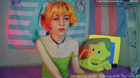 Snapshot of poppyfluffy chatting on April 20, 2:14 am poppyfluffy online show from April 20, 2:14 am