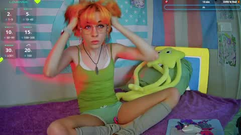 Snapshot of poppyfluffy chatting on April 22, 2:25 am poppyfluffy online show from April 22, 2:25 am