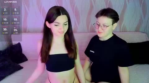 Ana and Tati online show from December 1, 7:08 pm