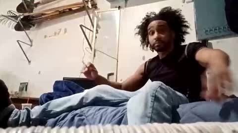 Snapshot of poundgame0710 chatting on February 19, 8:27 pm PipeLayerPlayer007 online show from February 19, 8:27 pm