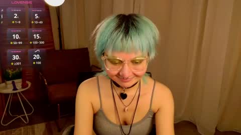 Snapshot of powderofgun chatting on April 19, 8:22 pm powderofgun online show from April 19, 8:22 pm