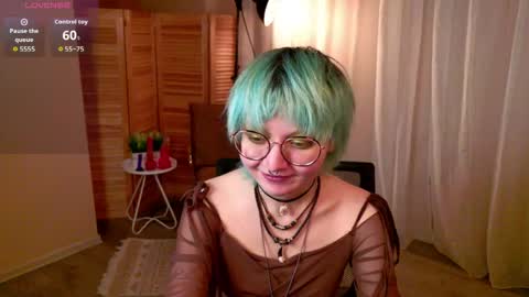 Snapshot of powderofgun chatting on April 28, 8:36 pm powderofgun online show from April 28, 8:36 pm