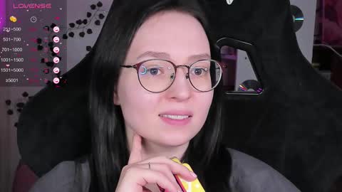 Robyn online show from February 16, 5:31 pm