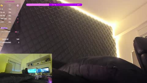 Snapshot of powercouplemix chatting on February 2, 9:08 am Ravena Rozz online show from February 2, 9:08 am