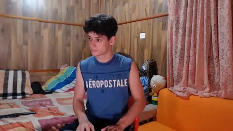 Snapshot of powertwinky chatting on February 2, 11:53 pm chris independent  online show from February 2, 11:53 pm