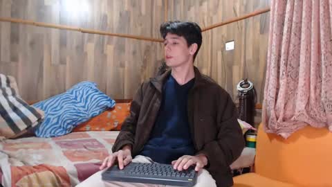 Snapshot of powertwinky chatting on February 15, 2:26 am chris independent  online show from February 15, 2:26 am