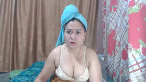 precious0088 online show from May 30, 10:34 am