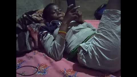 Snapshot of precious_nesh chatting on May 26, 5:47 am precious_nesh online show from May 26, 5:47 am