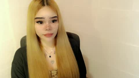 Snapshot of preciousangel69xxx chatting on June 29, 2:51 am MAXXINE online show from June 29, 2:51 am