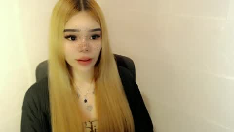 Snapshot of preciousangel69xxx chatting on June 30, 3:07 am MAXXINE online show from June 30, 3:07 am
