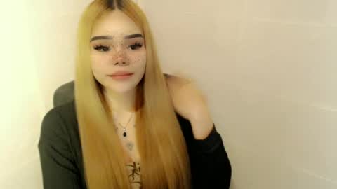 Snapshot of preciousangel69xxx chatting on July 3, 3:13 am MAXXINE online show from July 3, 3:13 am