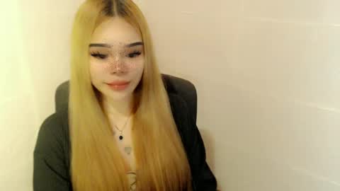 Snapshot of preciousangel69xxx chatting on July 4, 5:13 am MAXXINE online show from July 4, 5:13 am