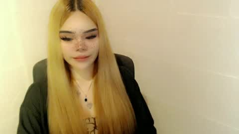 Snapshot of preciousangel69xxx chatting on July 5, 3:02 am MAXXINE online show from July 5, 3:02 am