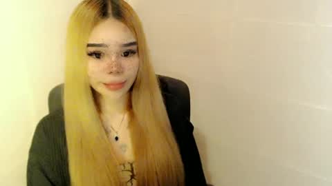 Snapshot of preciousangel69xxx chatting on July 10, 3:33 am MAXXINE online show from July 10, 3:33 am