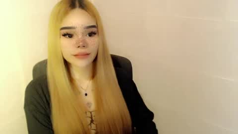 Snapshot of preciousangel69xxx chatting on July 14, 5:45 am MAXXINE online show from July 14, 5:45 am