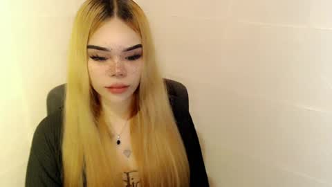 Snapshot of preciousangel69xxx chatting on July 24, 3:59 am MAXXINE online show from July 24, 3:59 am