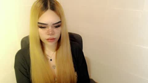Snapshot of preciousangel69xxx chatting on July 25, 3:48 am MAXXINE online show from July 25, 3:48 am