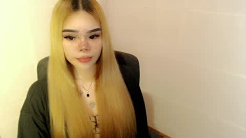 Snapshot of preciousangel69xxx chatting on July 27, 11:06 am MAXXINE online show from July 27, 11:06 am