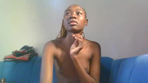 Snapshot of preety_ebony12 chatting on January 14, 6:19 am preety_ebony12 online show from January 14, 6:19 am