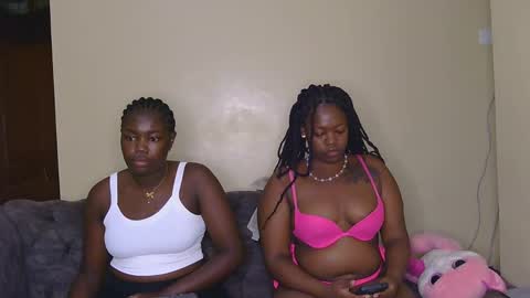 Snapshot of preetycookie chatting on February 5, 2:29 am Lilly online show from February 5, 2:29 am