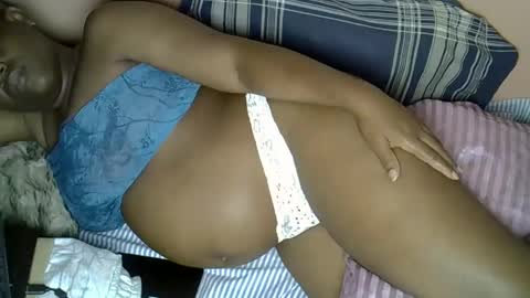Snapshot of preggyrey chatting on November 14, 1:37 am preggyrey online show from November 14, 1:37 am